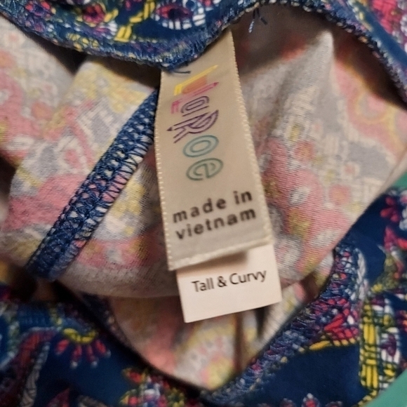 Lularoe buttersoft leggings tall - Picture 7 of 12